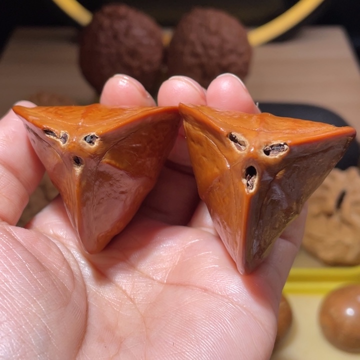 桃核把件三角橄榄核