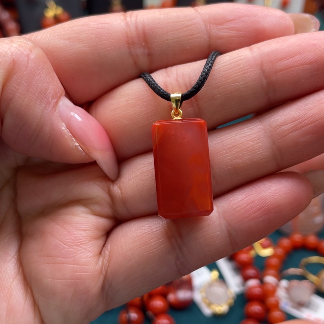 南红玛瑙银S925镶嵌开播福利川料南红无事牌吊坠
