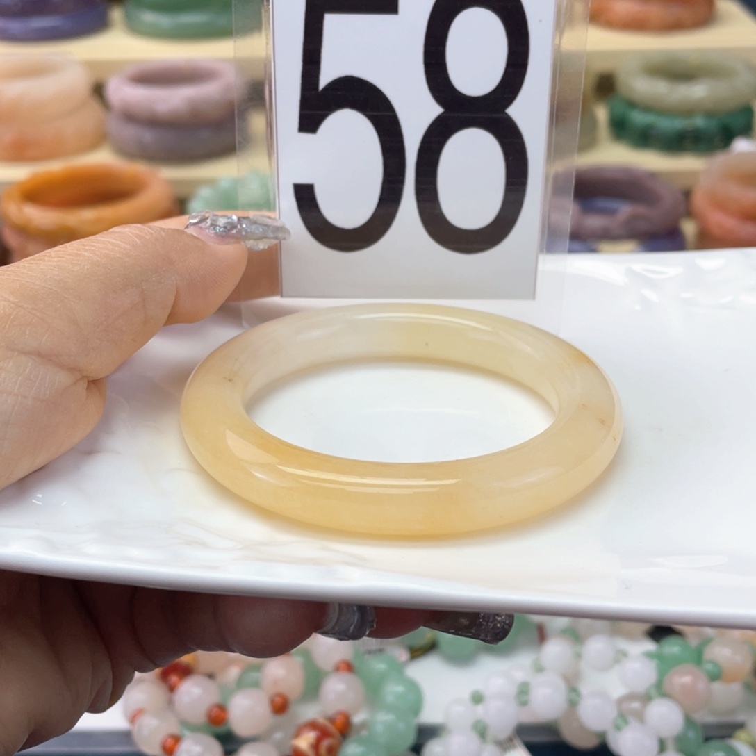 石英质玉未镶嵌手镯