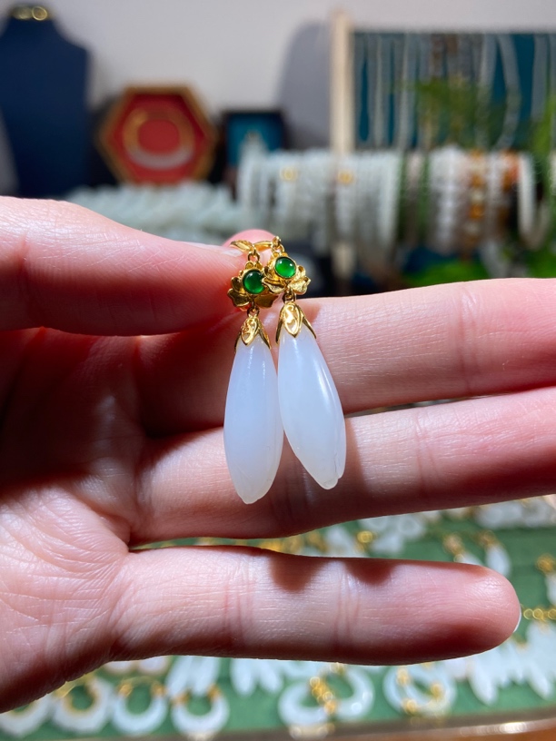 新疆和田玉18k金耳坠