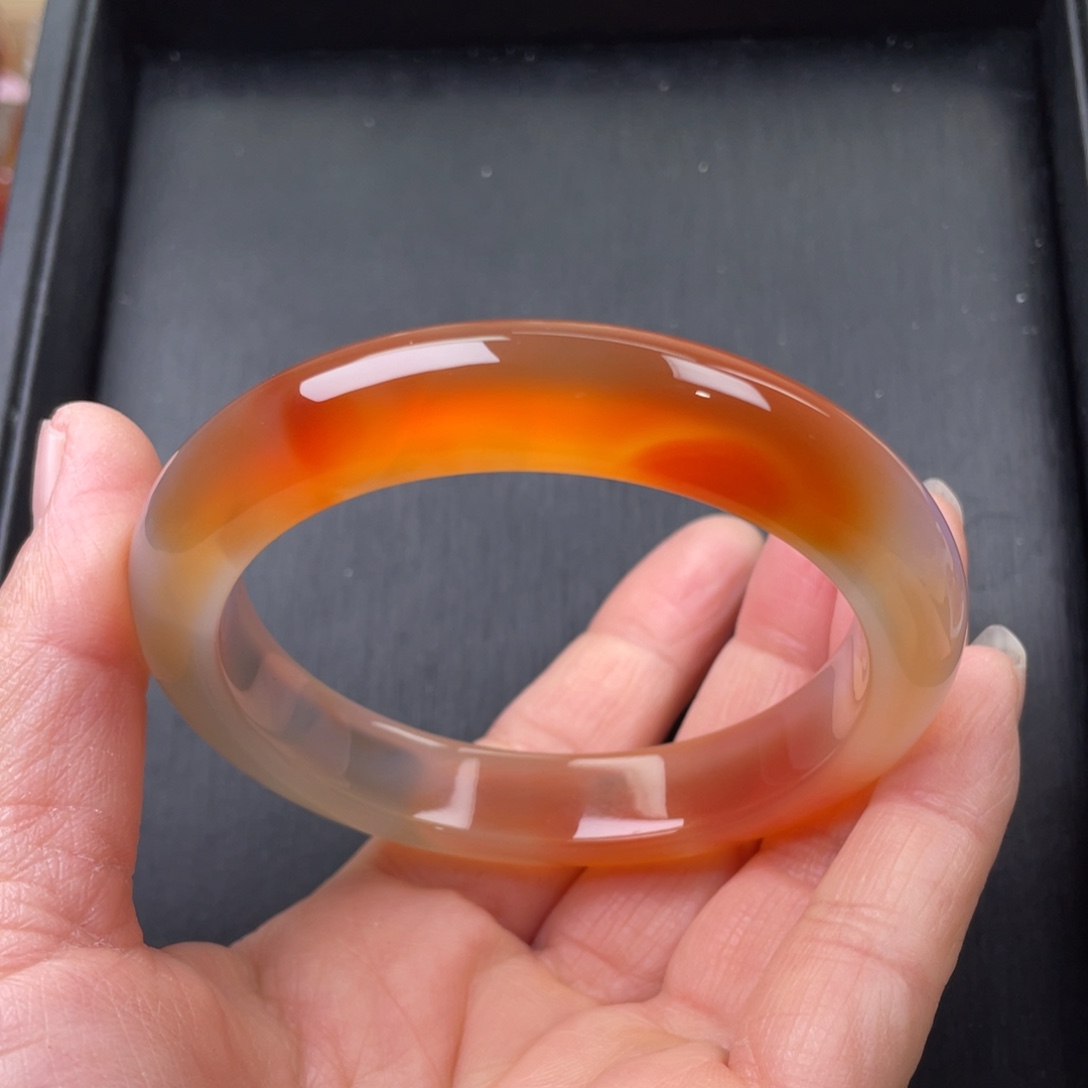 玛瑙/玉髓手镯未镶嵌59圈口