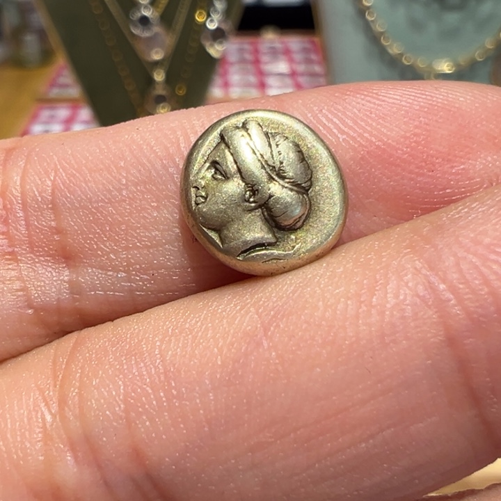 金毛*古希腊水仙女金币