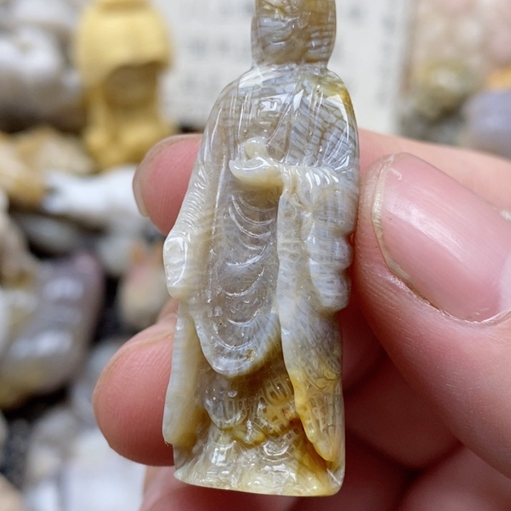 颈饰未镶嵌硅化珊瑚（珊瑚玉）有瑕 小