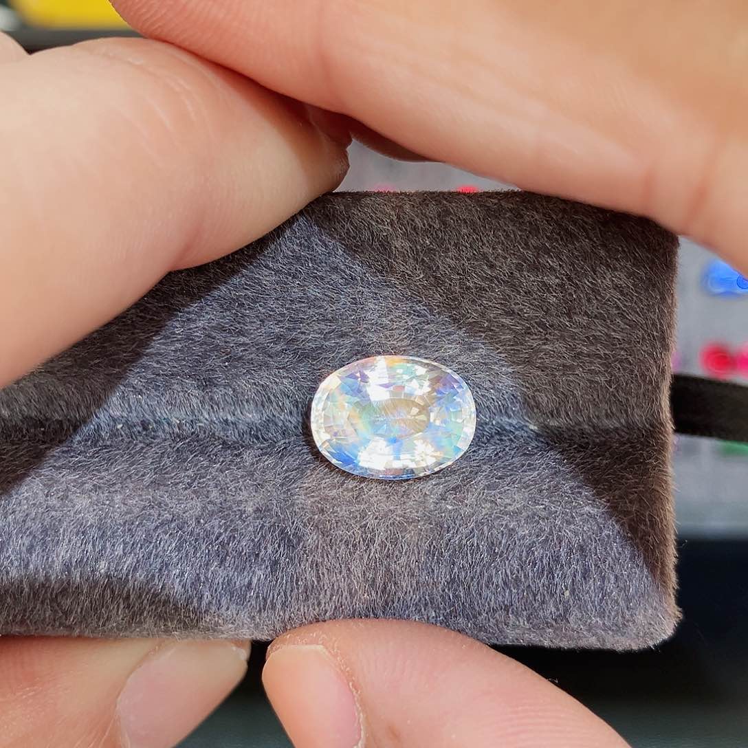 月光石裸石未镶嵌3.84克拉