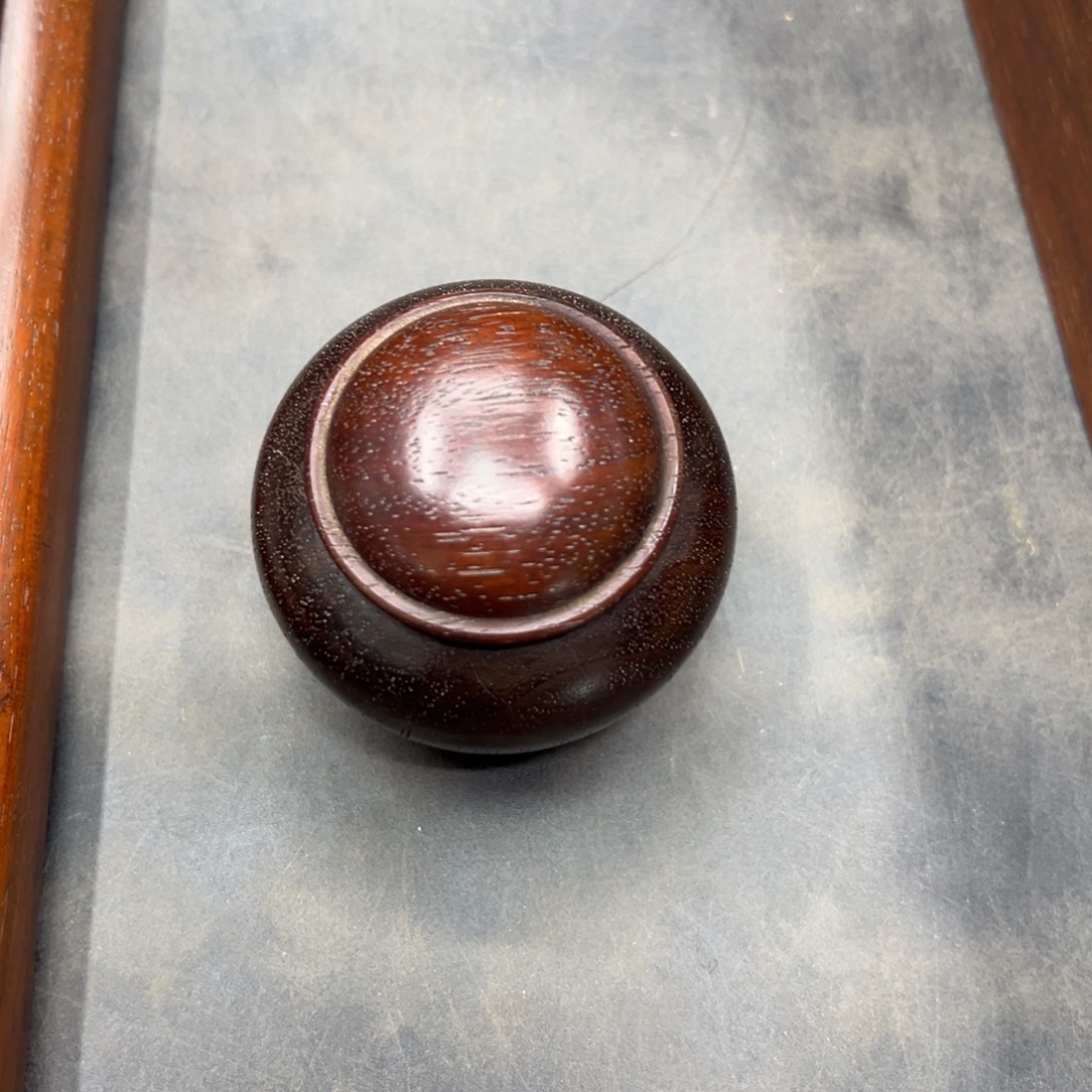 梦***春缅甸花梨木品香罐一个