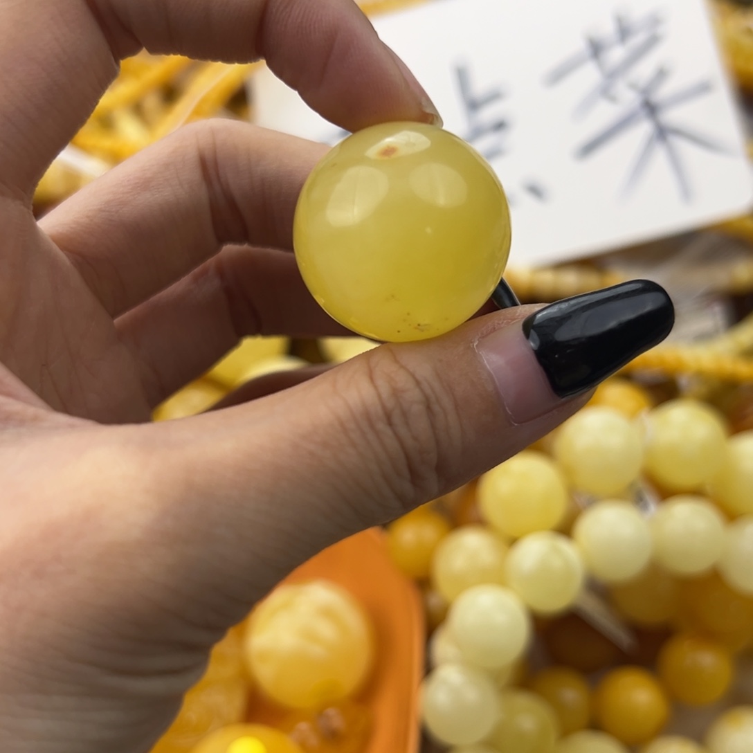 琥珀珠宝奇石未镶嵌