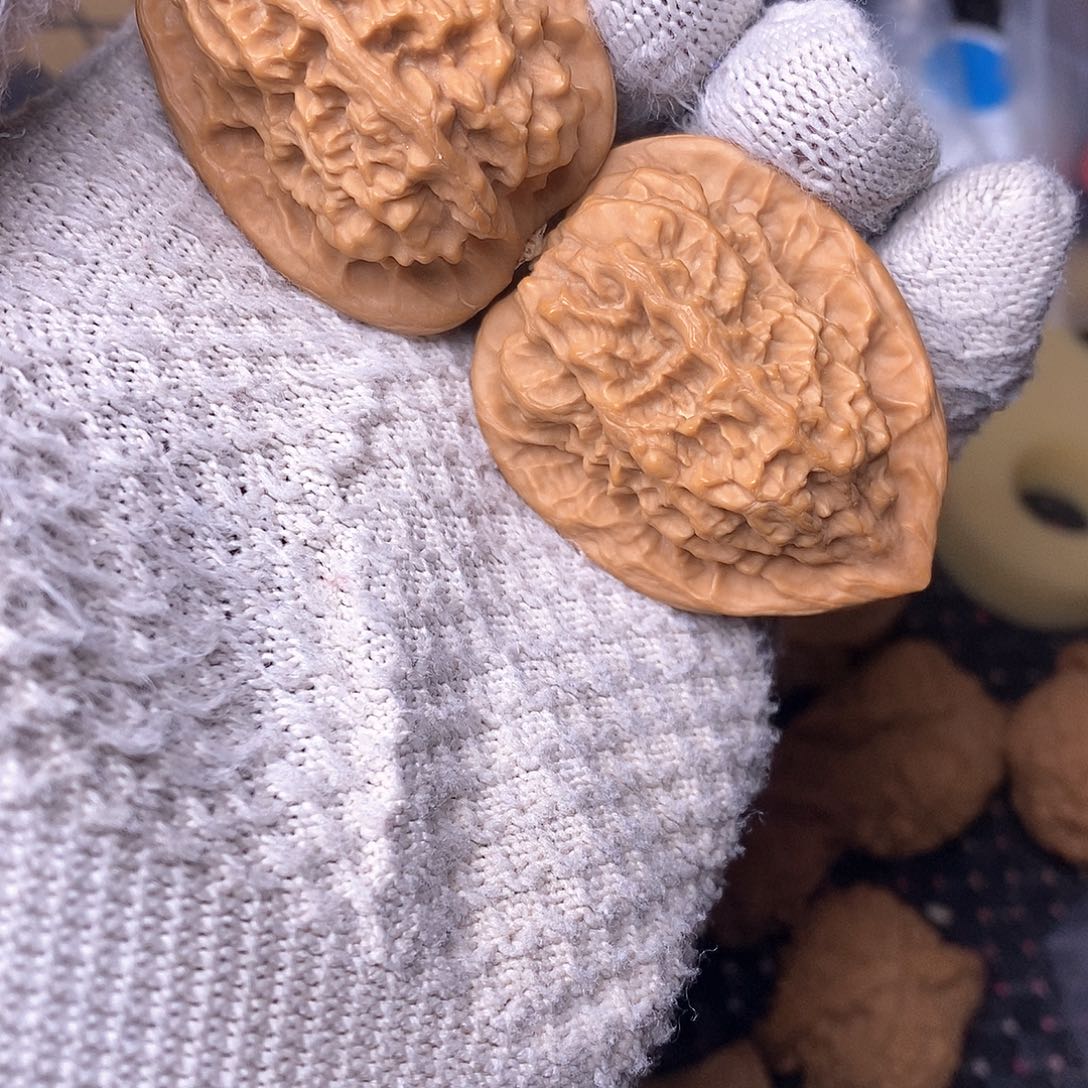 桃核把件用****8野生核桃