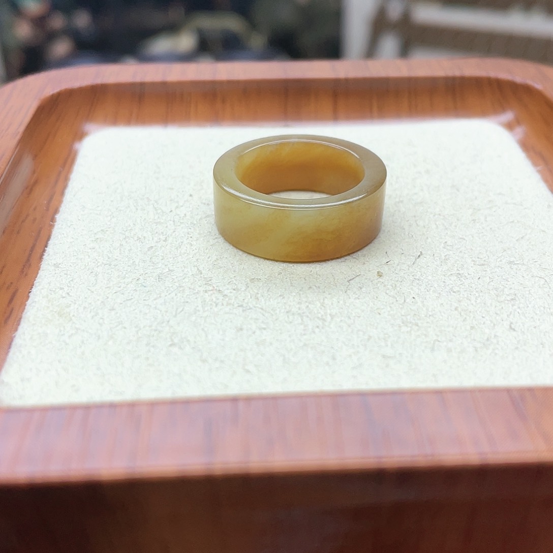 和田玉戒指未镶嵌白****.红糖渐变直切14号