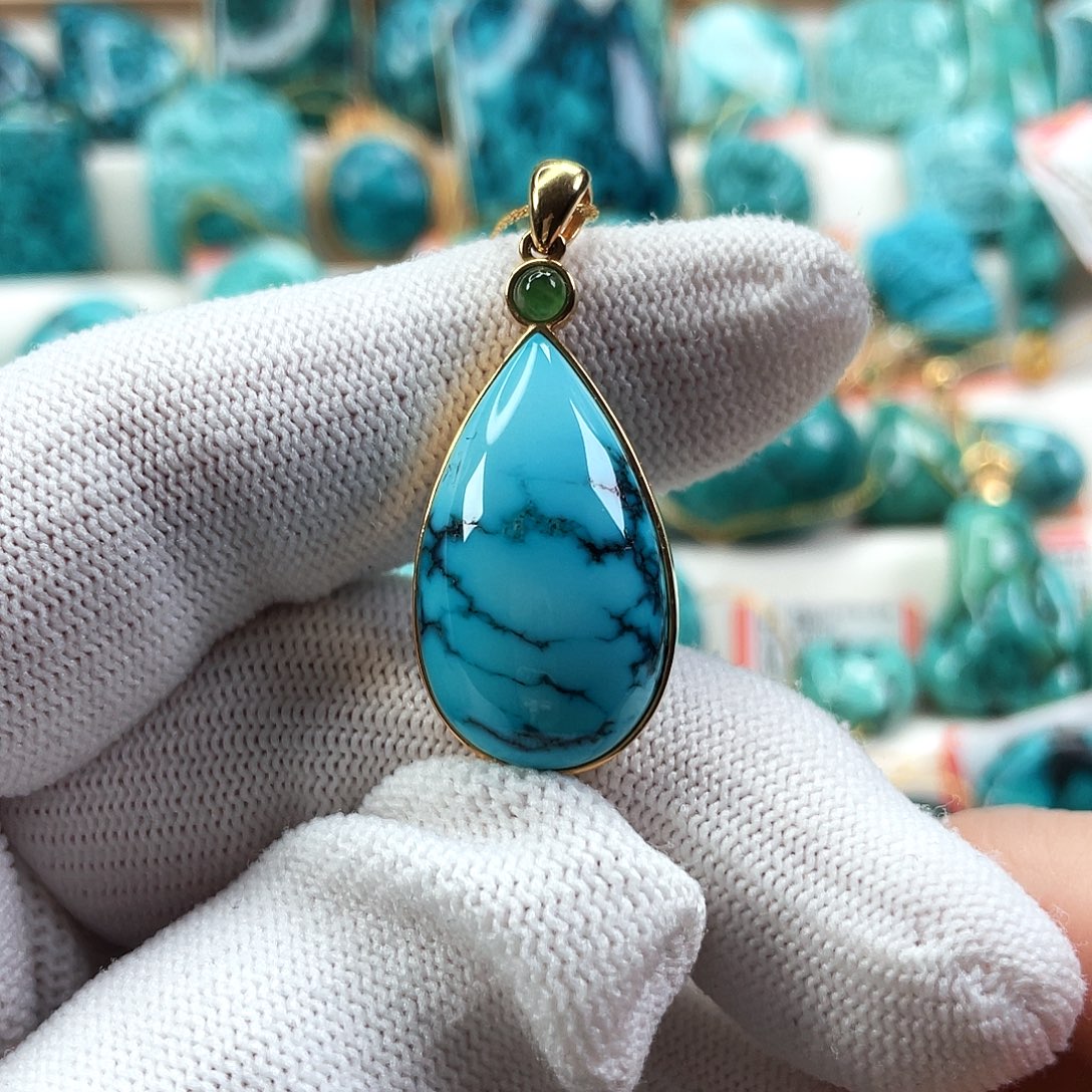 绿松石18K金镶嵌车挂