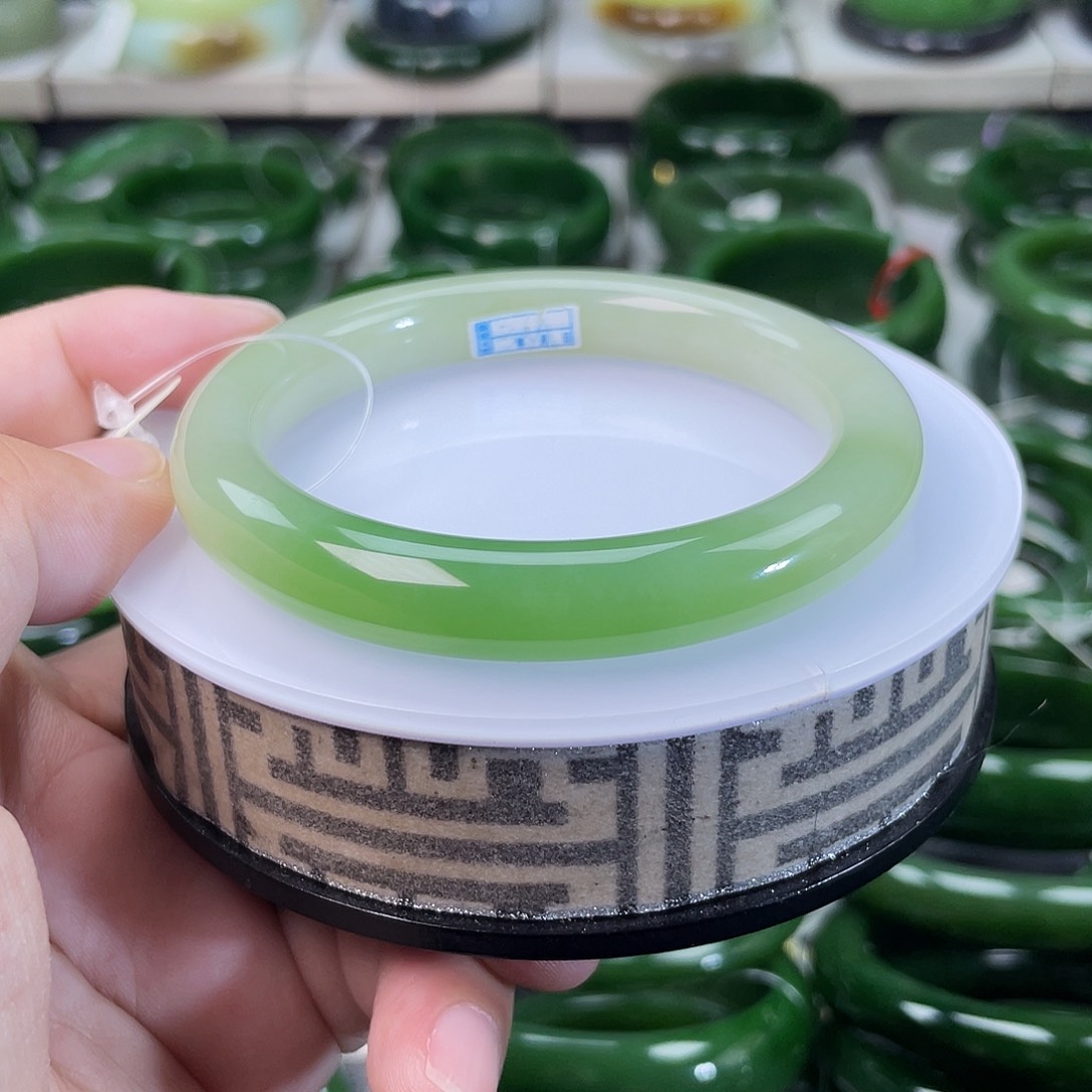 和田玉（翠青玉）手镯未镶嵌