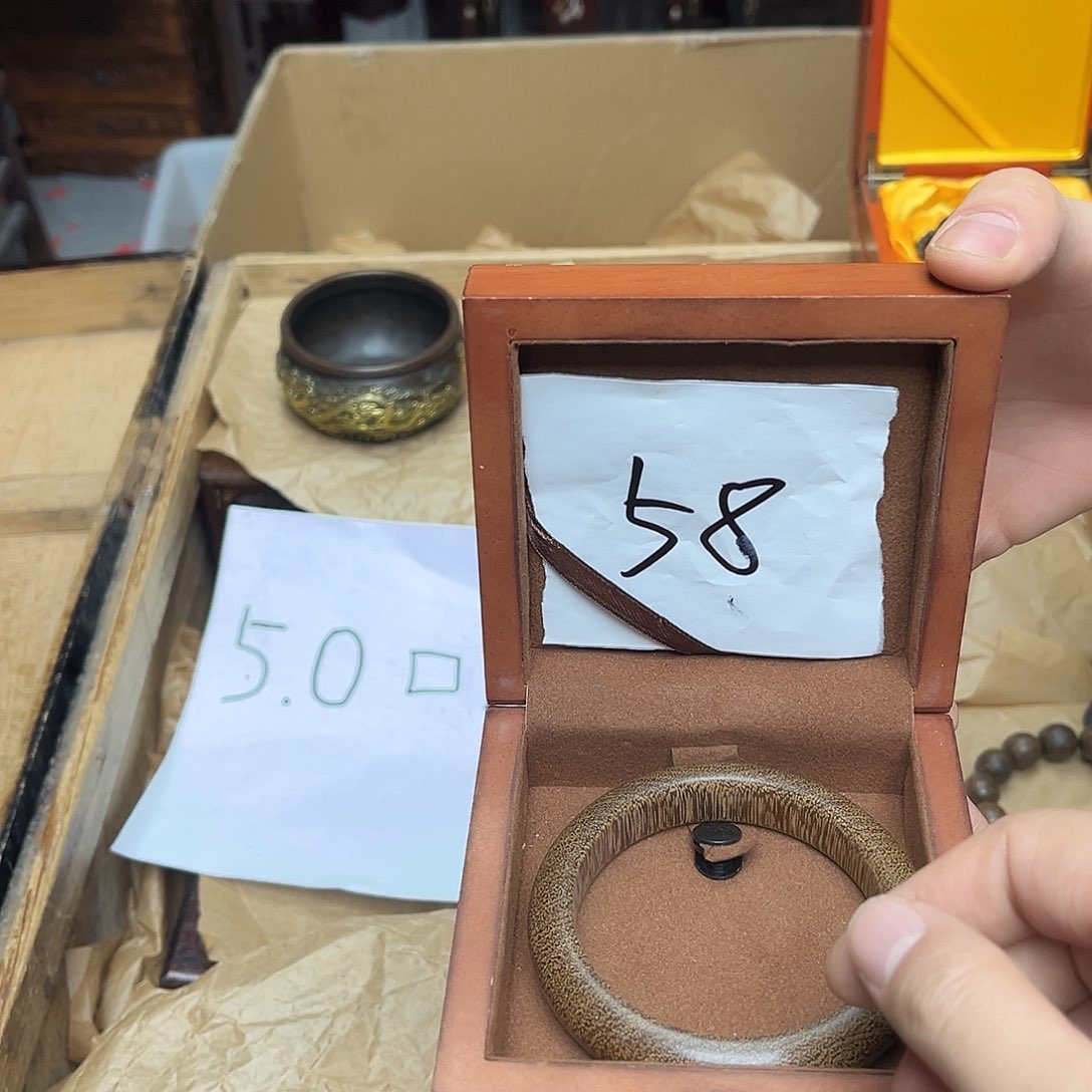 大叶紫檀（黑酸枝木类）