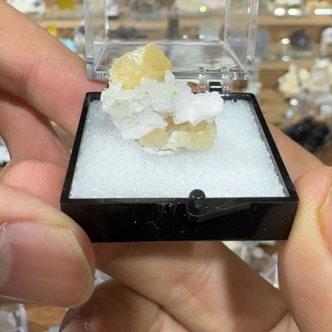 月下珠宝严选矿物