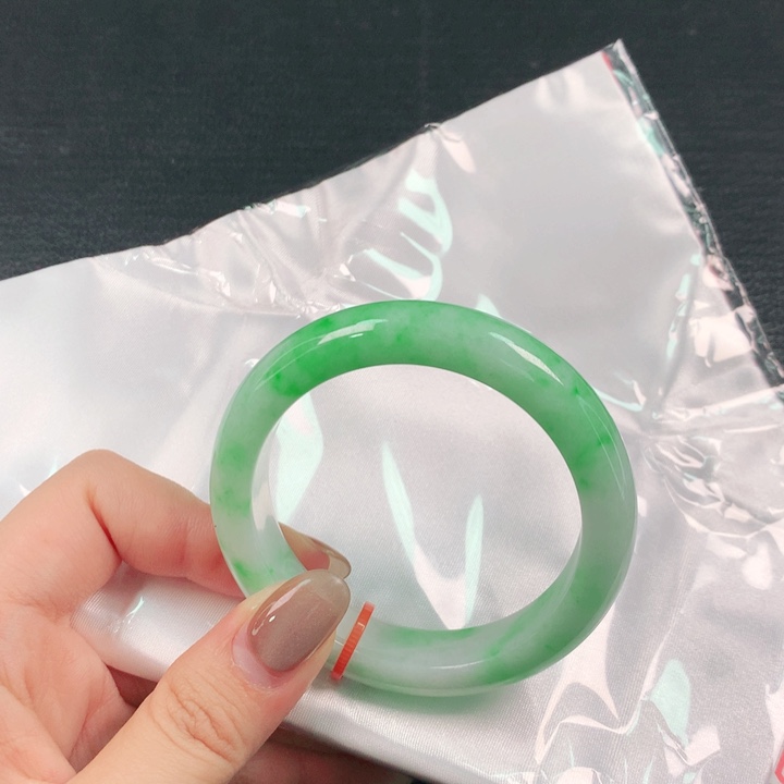 翡翠未镶嵌手镯天然翡翠手镯04