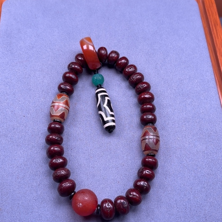 凤眼菩提吊坠凤眼