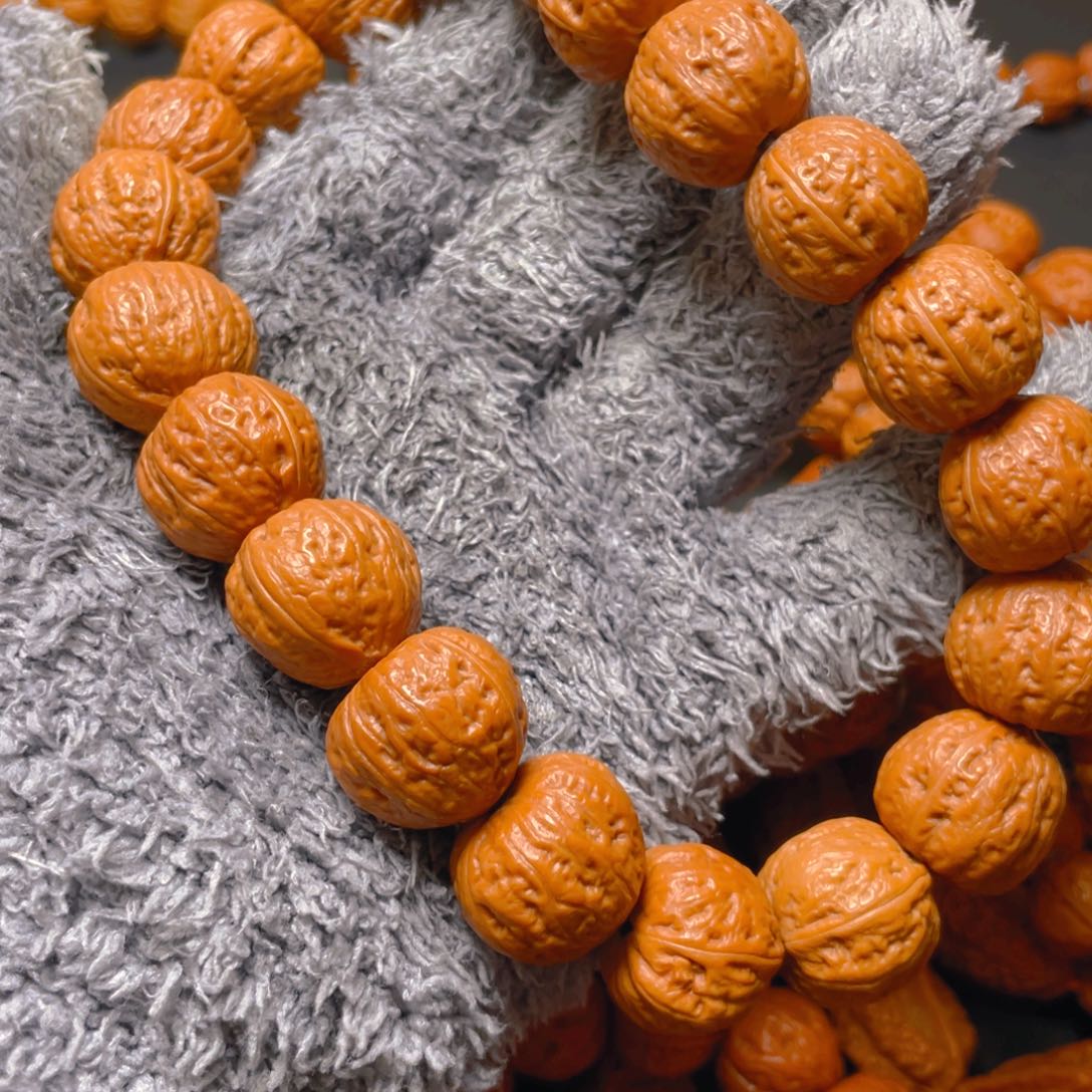 文玩核桃吊坠淡*定野生文玩手串