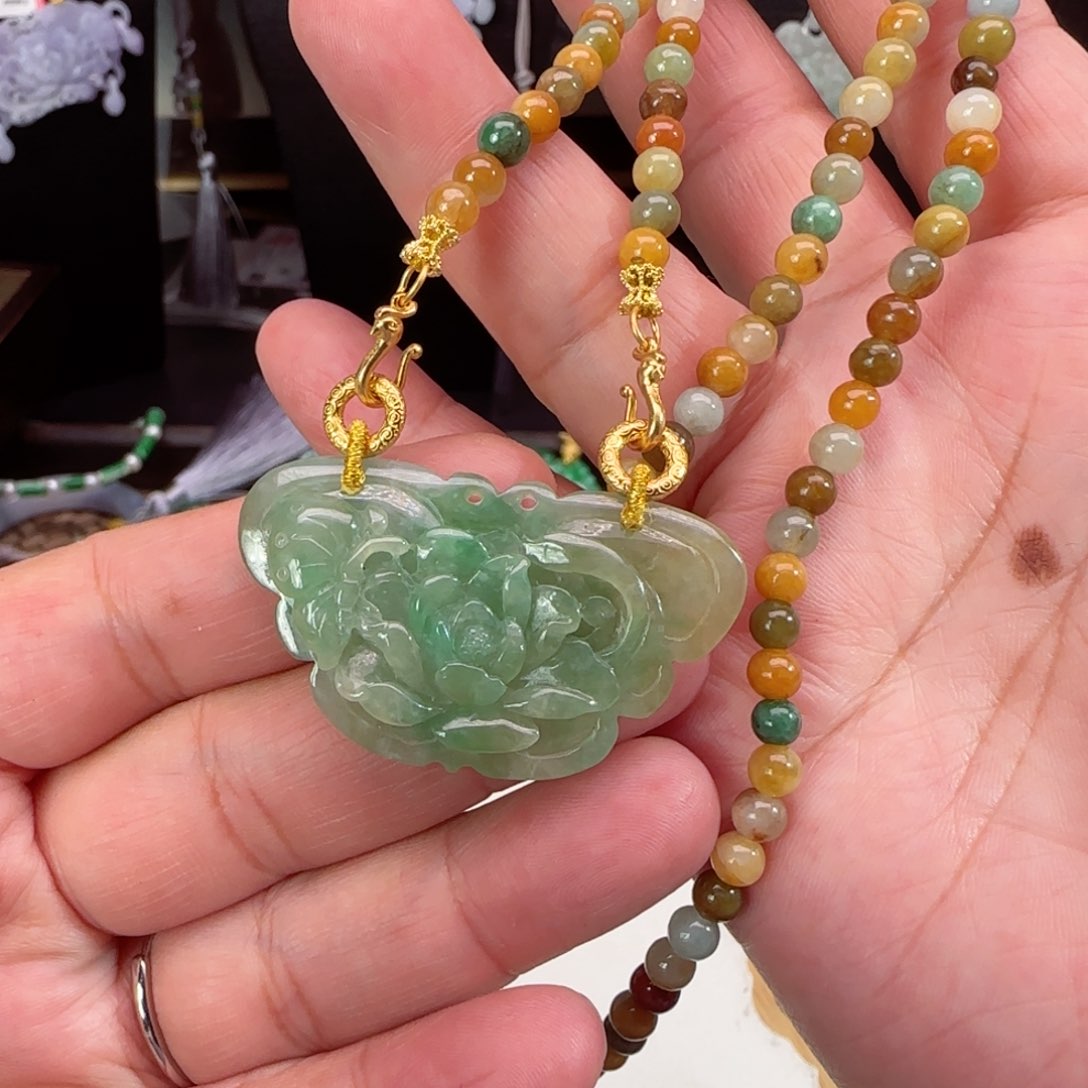 翡翠颈饰未镶嵌仿古