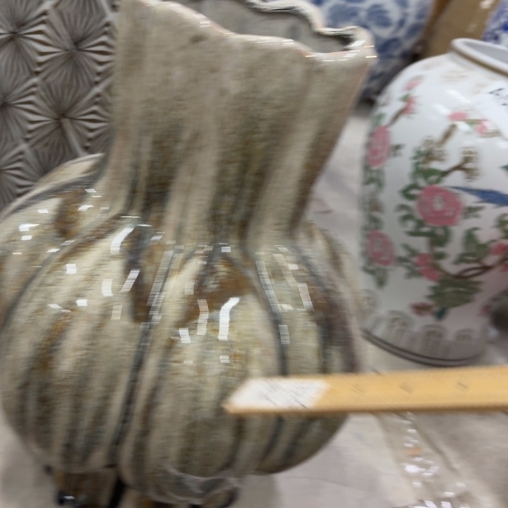 微瑕青花瓷器值得购买