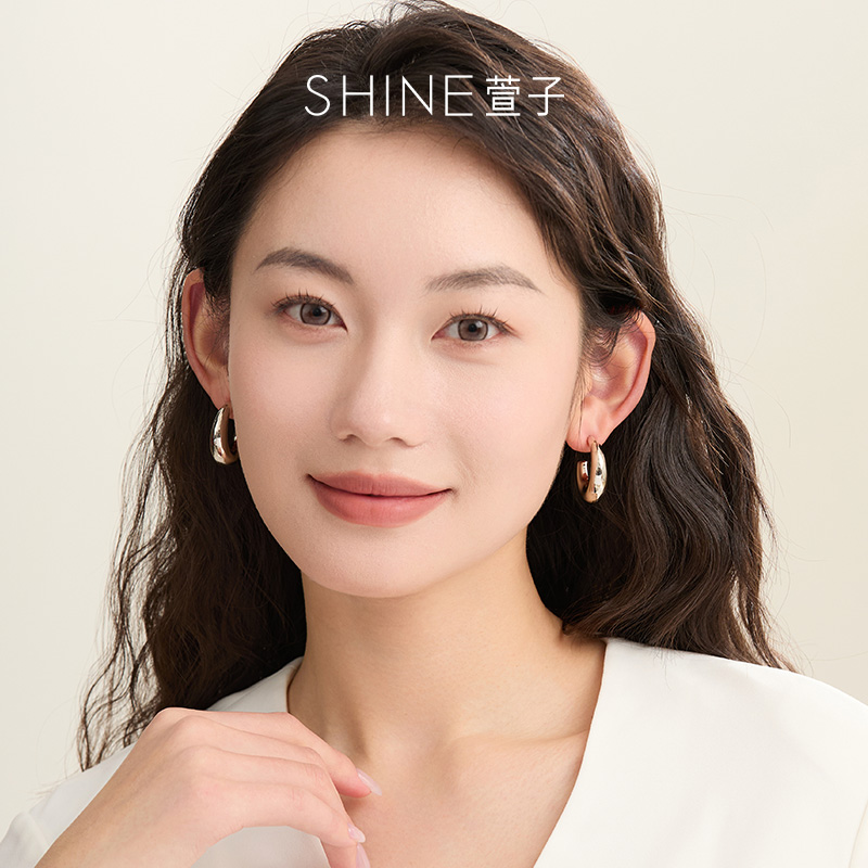 铜合金耳饰 萱子 【商场同款】都市欧美简约冷淡风气质轻奢素圈耳环