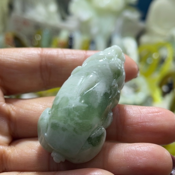 岫玉未镶嵌吊坠吊坠