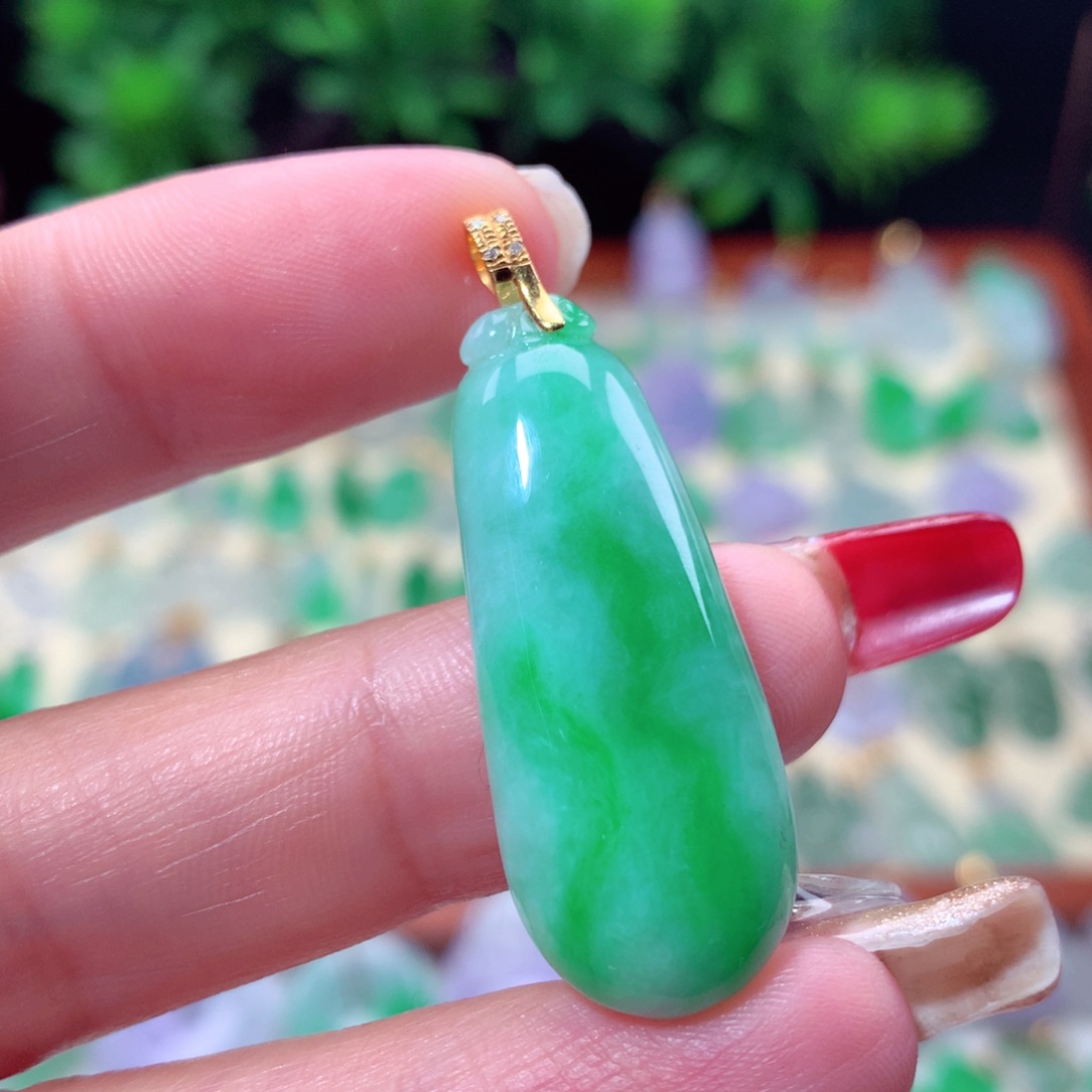 翡翠吊坠(不含链)18K金镶嵌