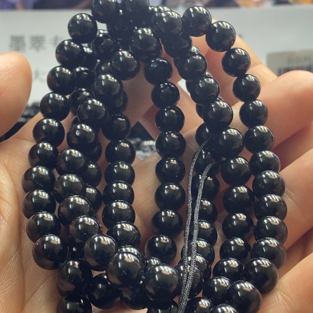 翡翠未镶嵌颈饰卡7左右