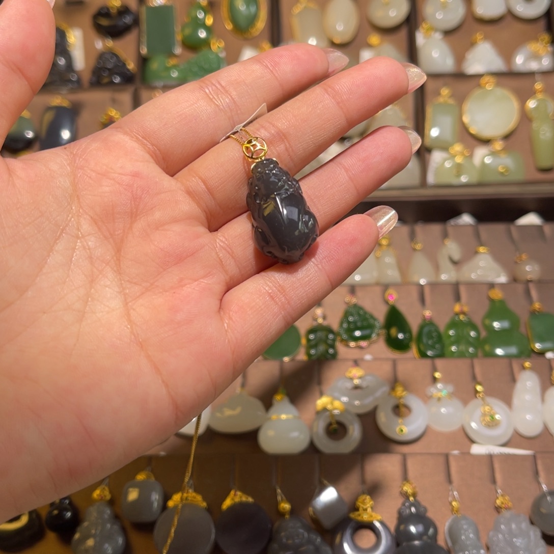 和田玉18K金镶嵌吊坠(赠链)