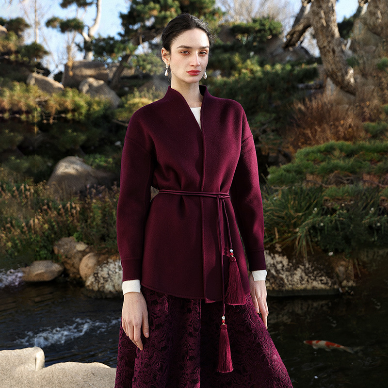 玉兰悠悠2025秋冬新款“绛绒流苏”羊绒羊毛桑蚕丝混纺流苏短款大衣