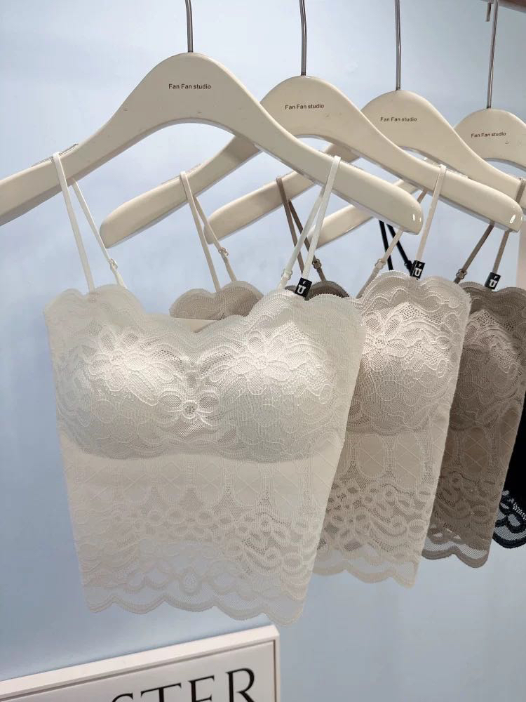 新疆包邮发 夏季轻薄透气蕾丝细肩带美背。 