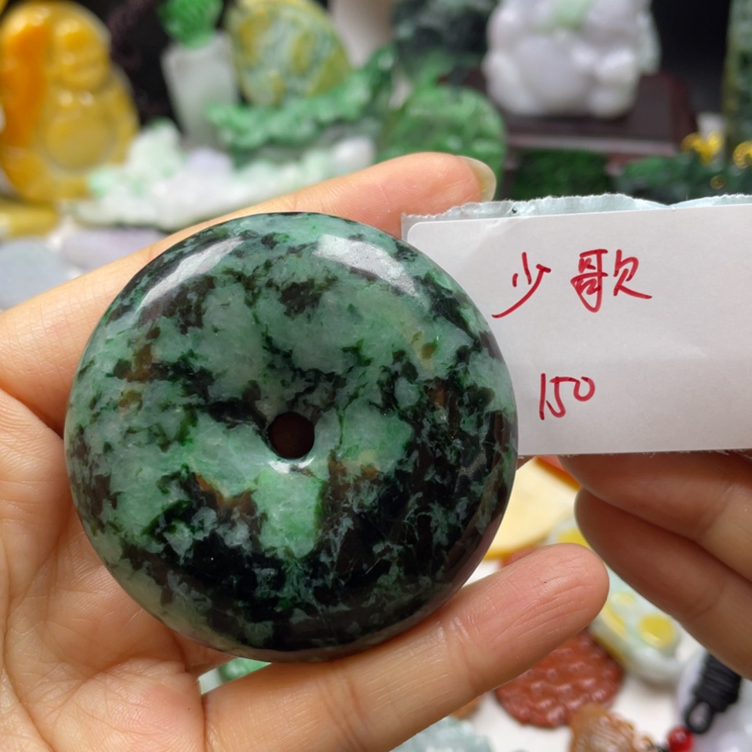 翡翠颈饰未镶嵌少*牌子