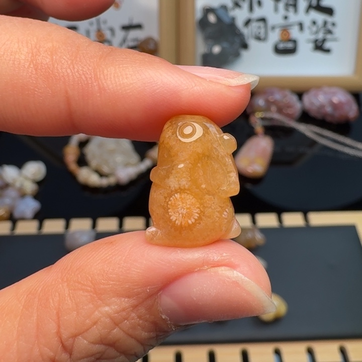 云***步硅化玉合金颈饰福利