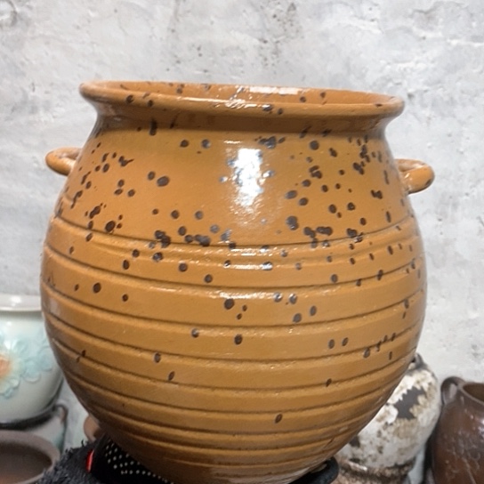 紫砂花盆口19高23，黄