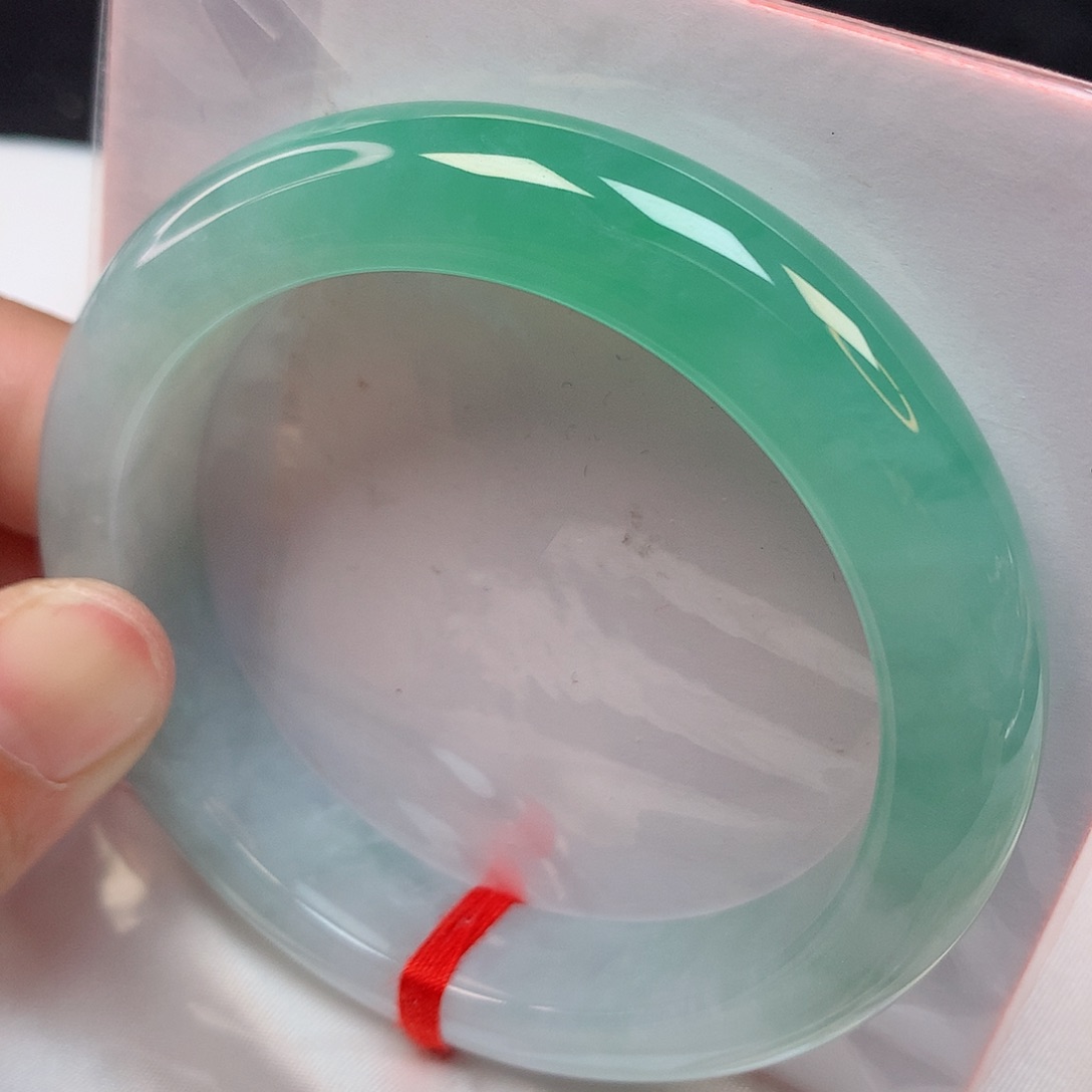 翡翠手镯未镶嵌55+ 翡翠手镯