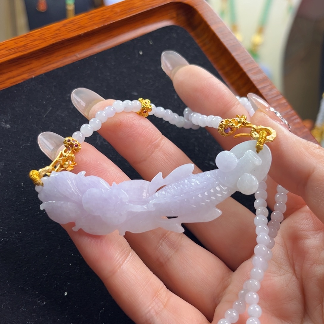 翡翠未镶嵌颈饰紫