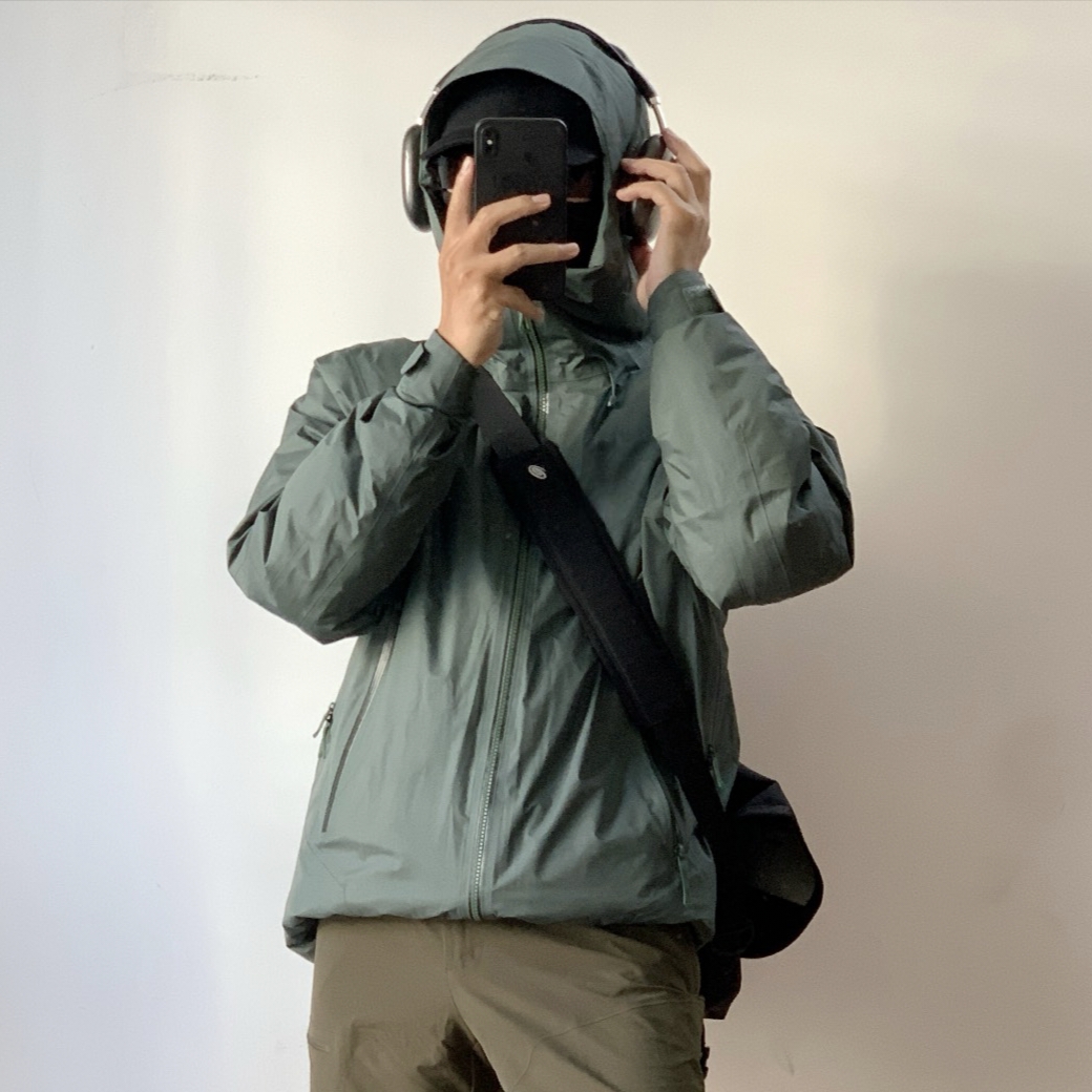 A-斯本冬季刺绣保暖外套