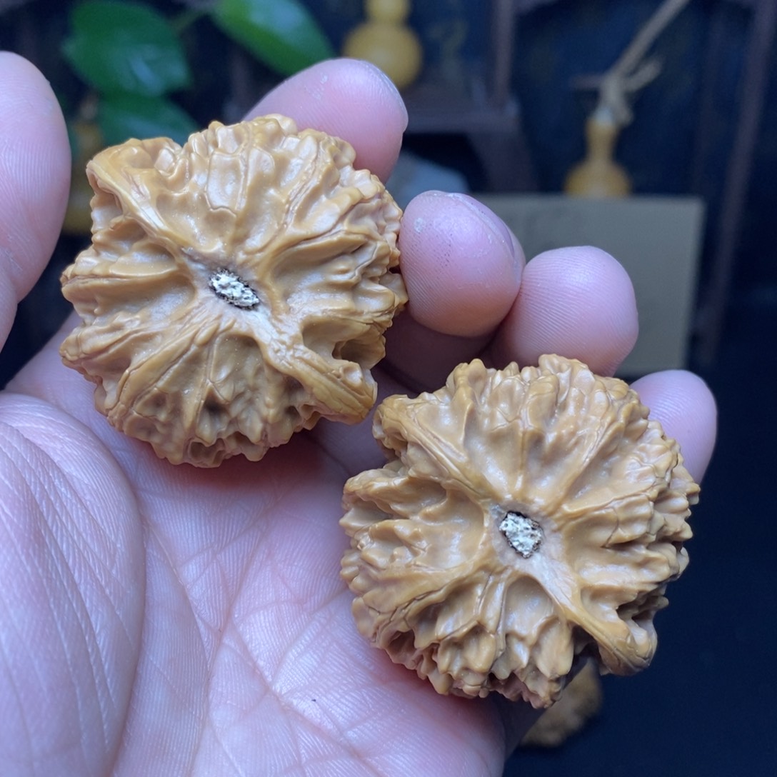 文玩核桃吊坠回**安44苹果