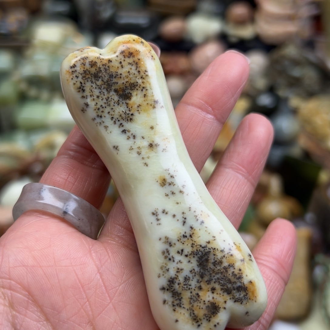 岫玉未镶嵌颈饰辽阳水草骨头