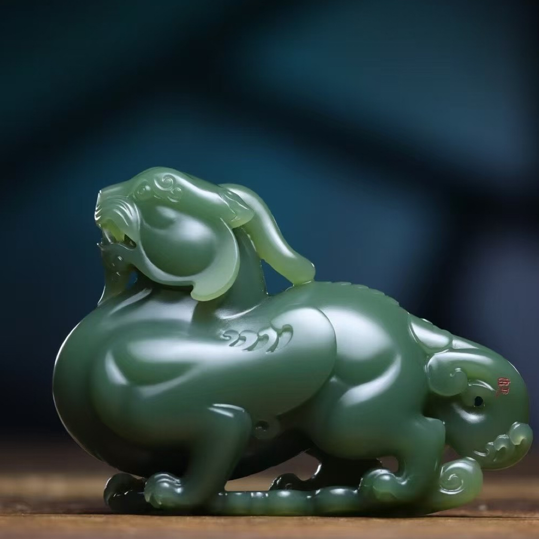 钰石和田玉瑞兽摆件
