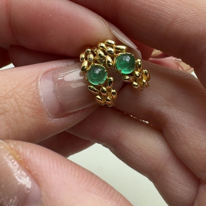 祖母绿耳饰18K金镶嵌