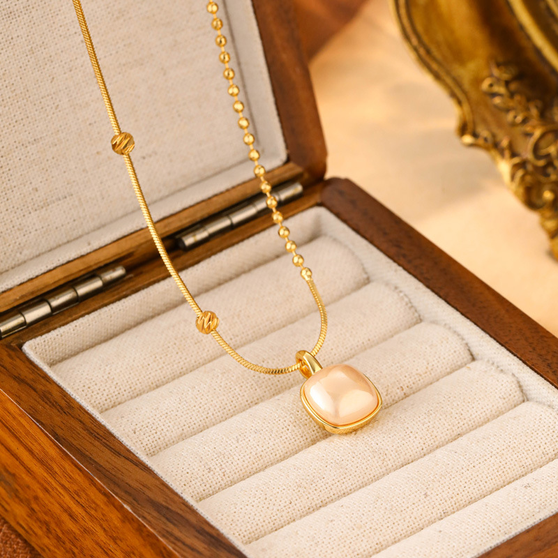铜陶瓷吊坠 方糖珍珠项链简约时尚大方百搭高级感锁骨链铜镀真金