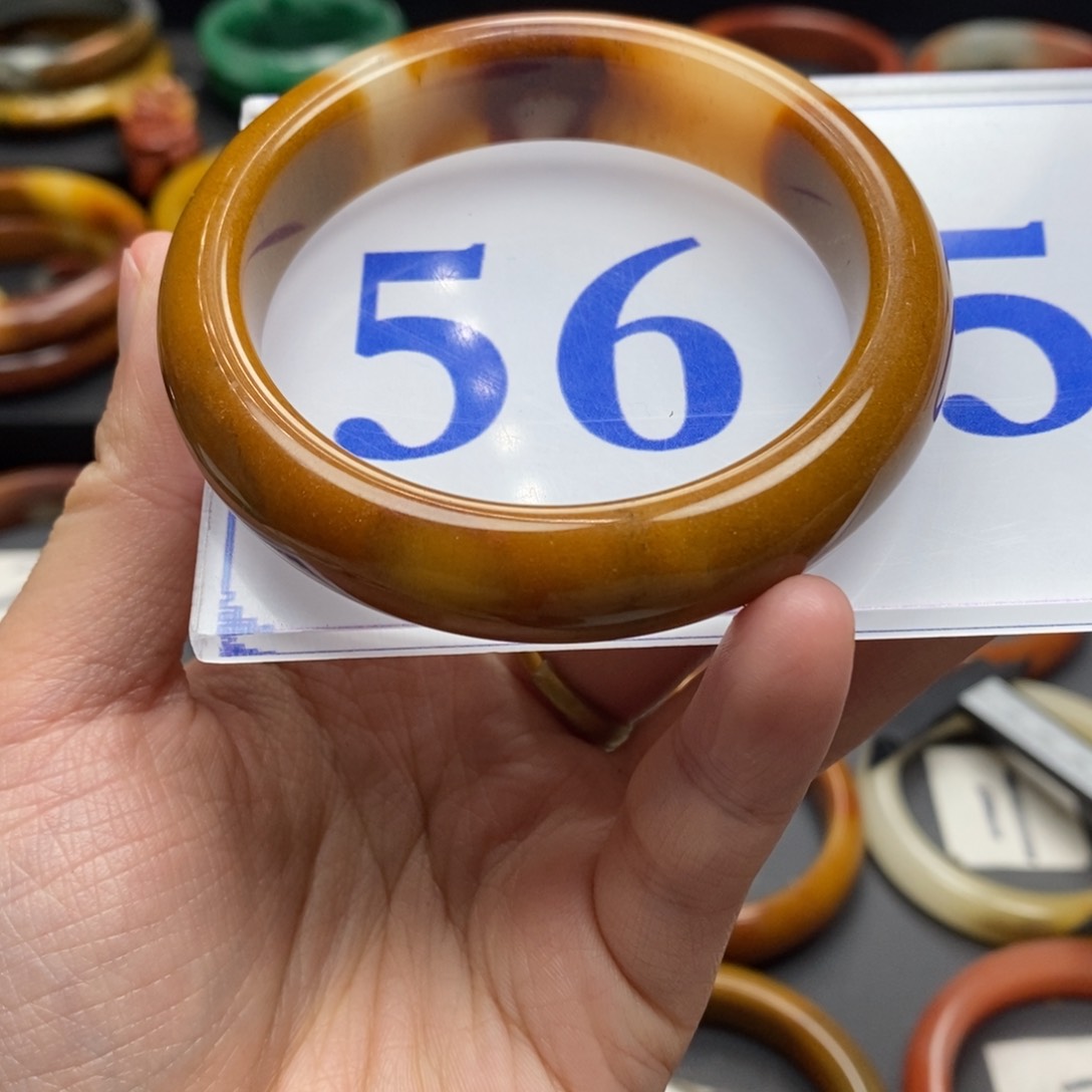 石英质玉（黄龙玉）手镯未镶嵌