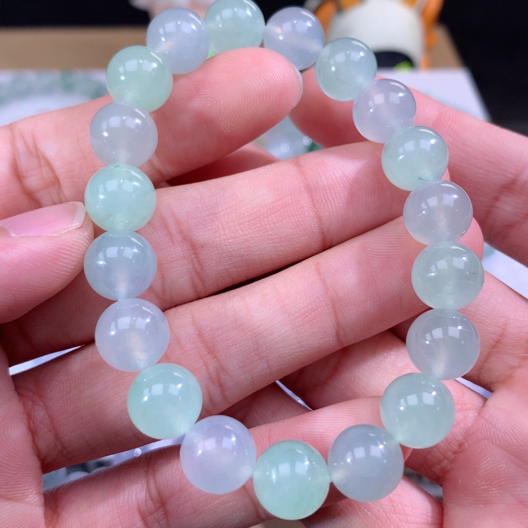 翡翠手链未镶嵌翡翠