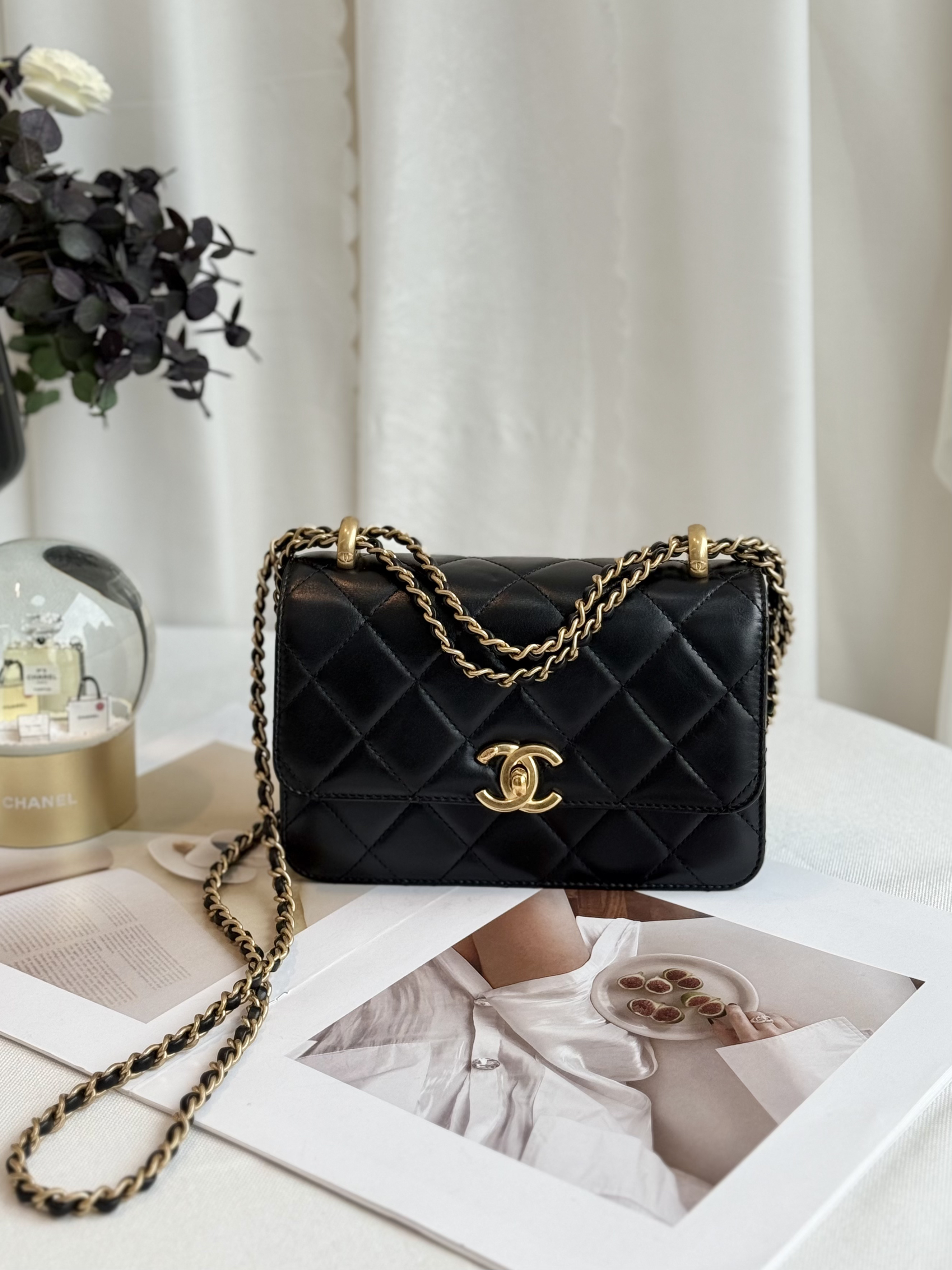 99新 Chanel/香奈儿 香奈儿黑金双金珠19邮差手提斜挎包 芯片款