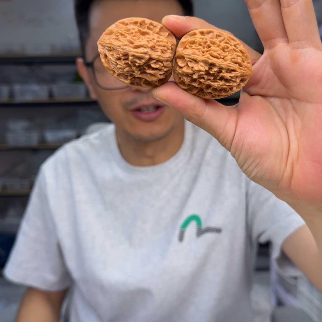 文玩核桃把件38老款鸡心
