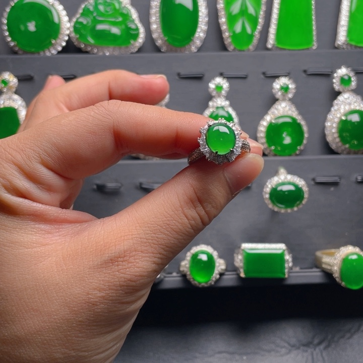 翡翠戒指未镶嵌翡翠戒指