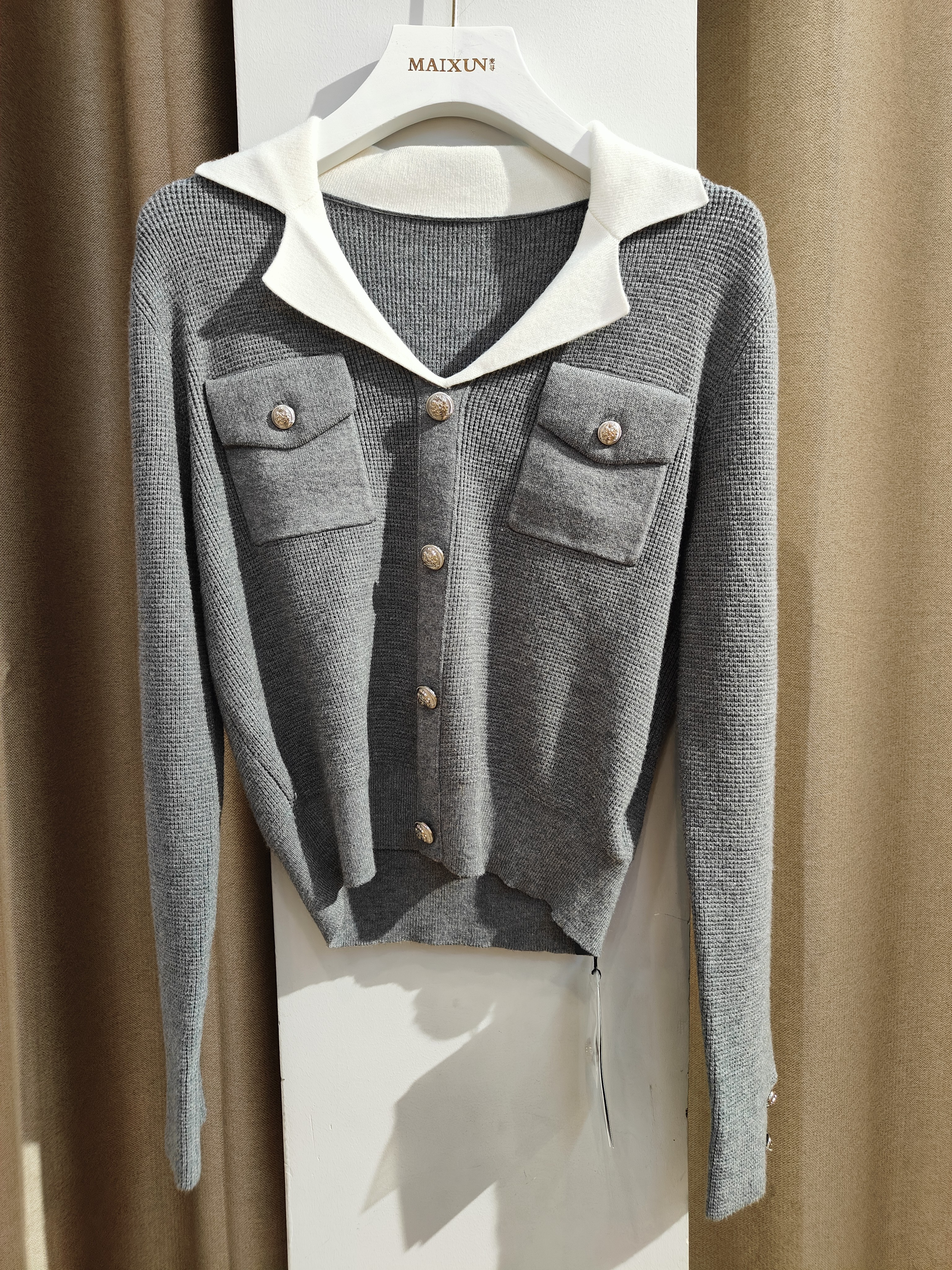 麦寻专柜25春新款长袖针织衫时尚翻领拼接灰色