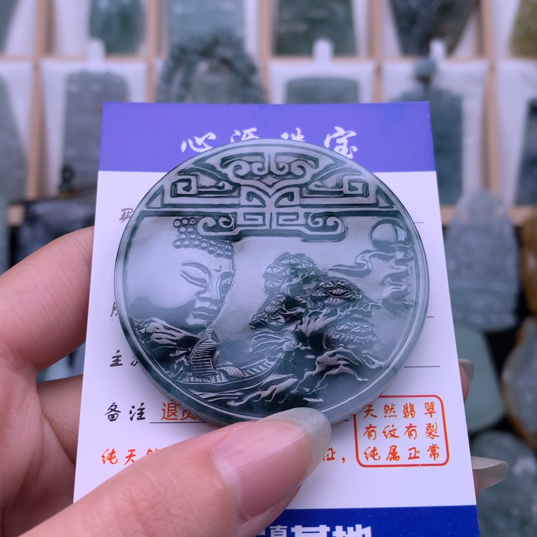 翡翠颈饰未镶嵌翡翠