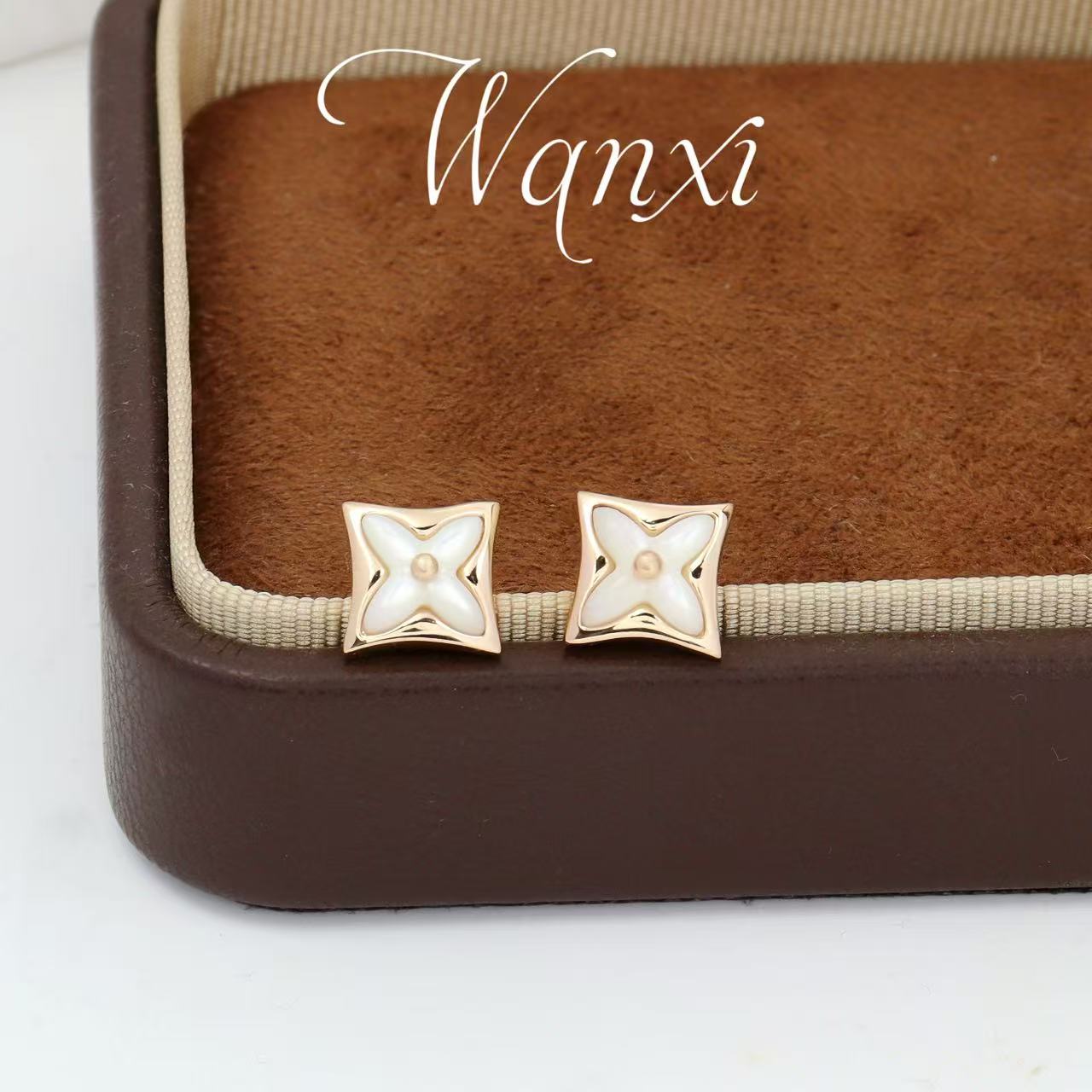 WANXI 镀K金 经典菱形贝壳耳钉高级感轻奢精工版