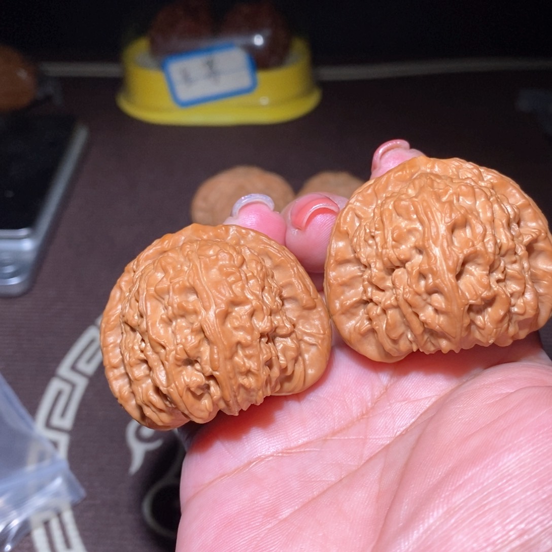 文玩核桃把件大*子三角白