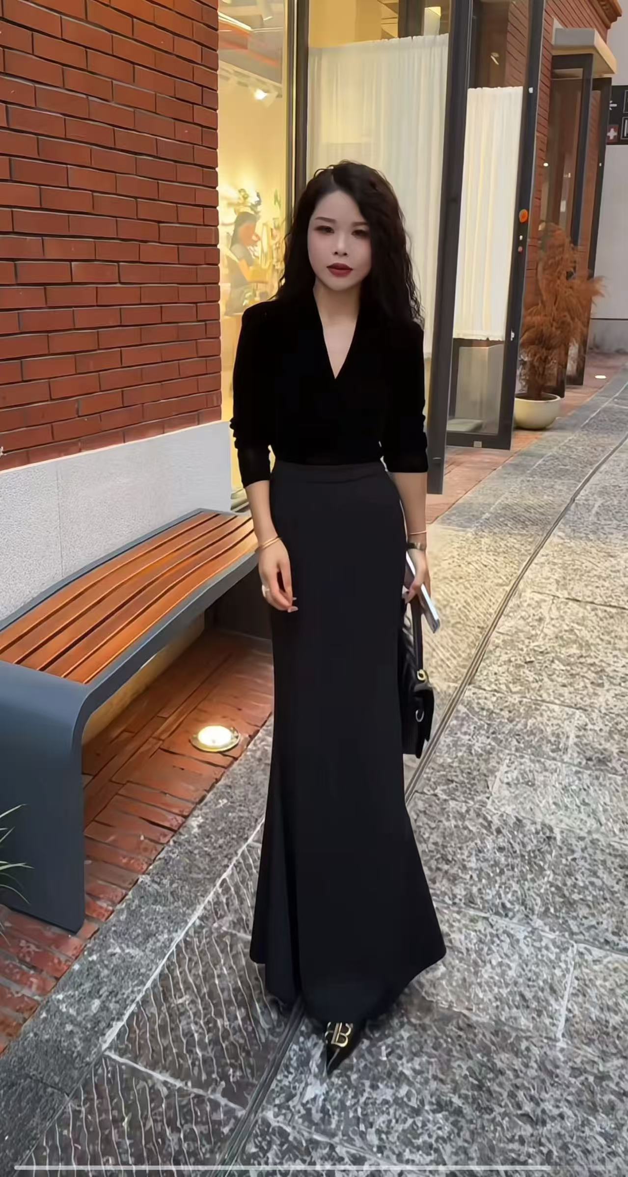 早秋新款 轻奢黑色修身高级感气质休闲高腰半身裙