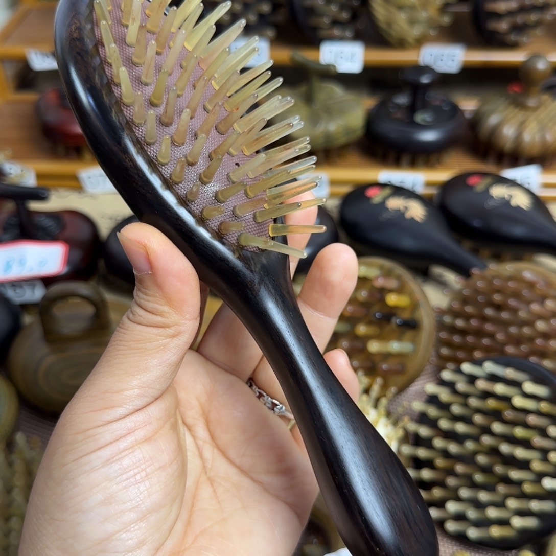 特价福利小微瑕紫光檀气垫梳